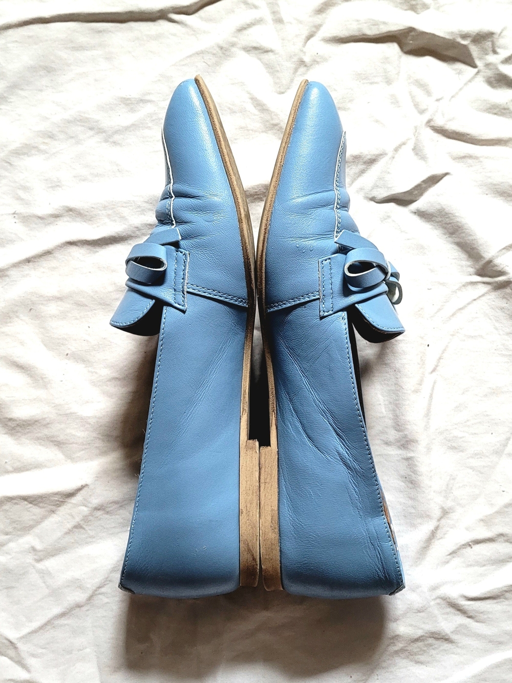 L'INTERVALLE Sky Blue Leather Bow Slip-On Loafers